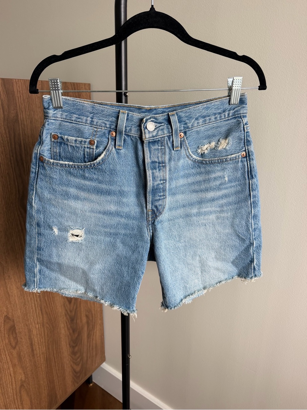 Levi's 501 Premium Medium Wash Distressed Denim Cut-Off Shorts Size 26